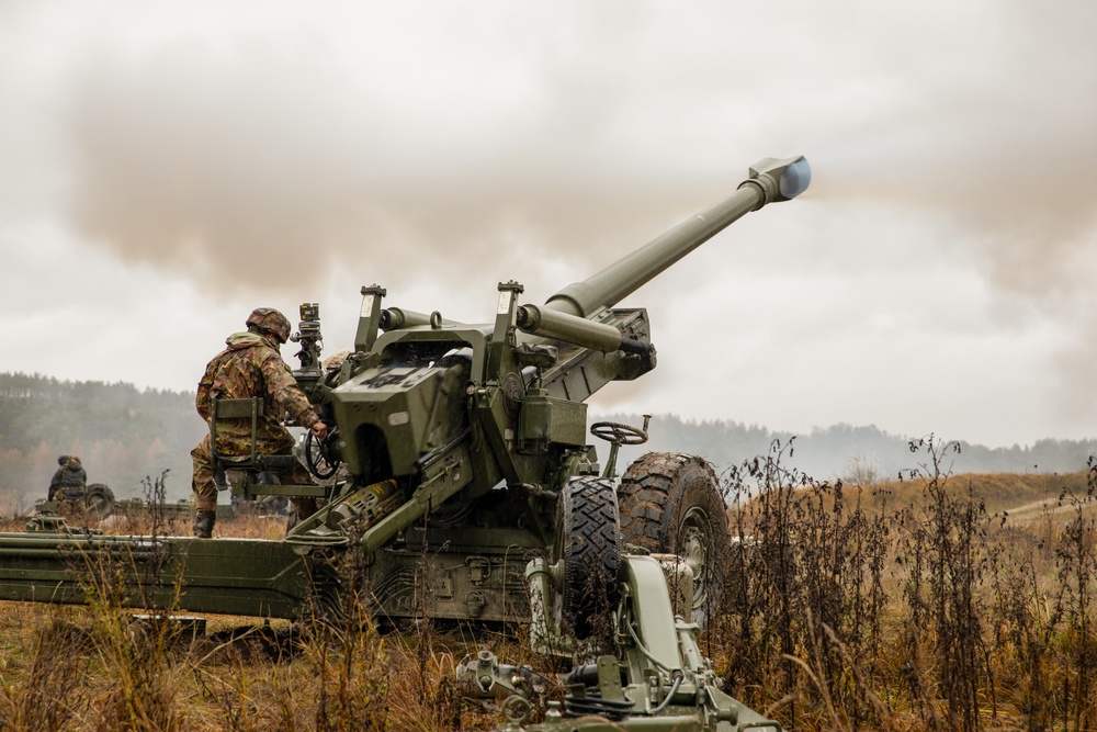 Italian Army soldiers participate in Dynamic Front 25 live fire exercise