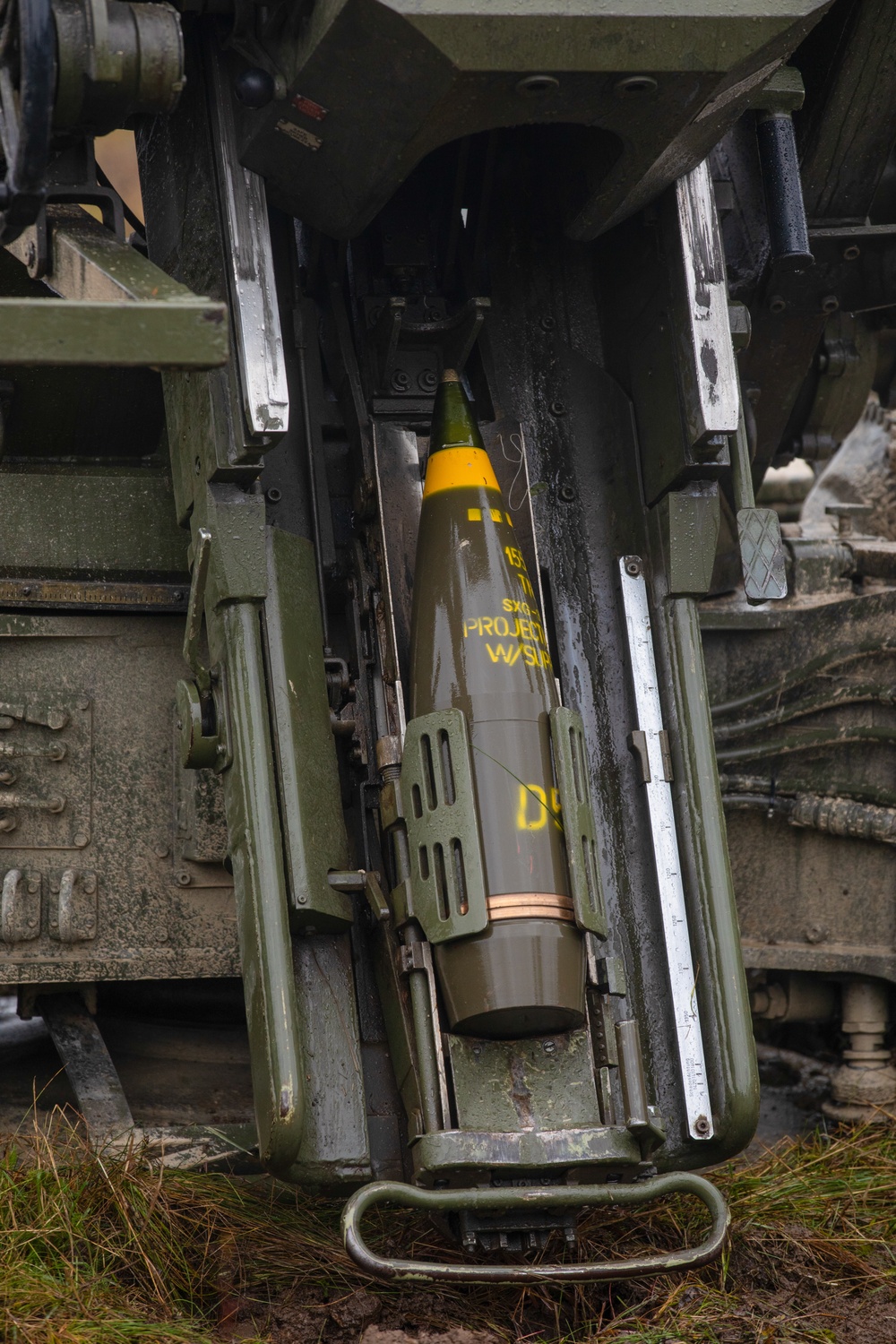 Italian Army soldiers participate in Dynamic Front 25 live fire exercise