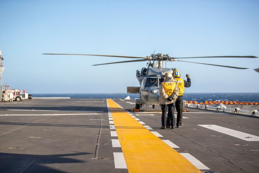 Sailors conduct Flight ops