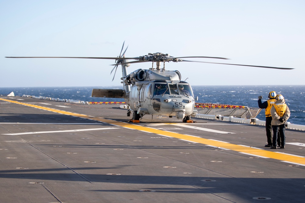 Sailors conduct Flight ops