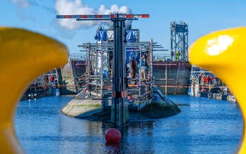 USS Washington (SSN 787) Enters Dry Dock