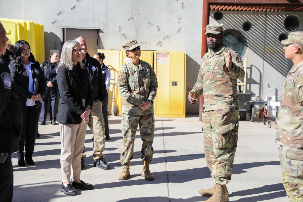 Arizona Governor Tours Port of Entry