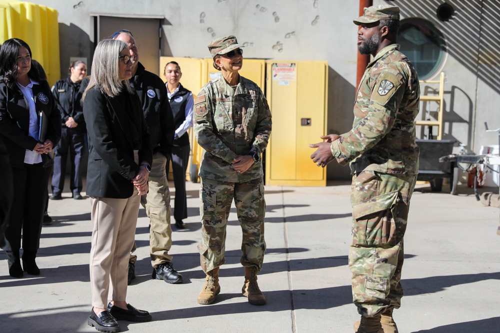 Arizona Governor Tours Port of Entry