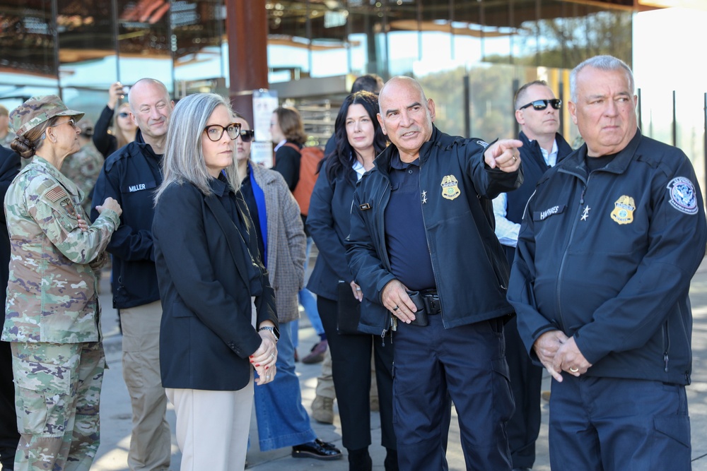 Arizona Governor Tours Port of Entry