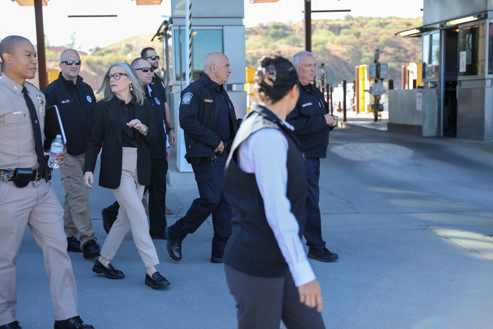 Arizona Governor Tours Port of Entry