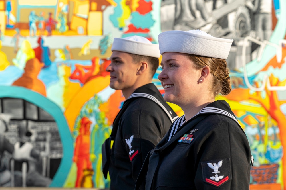 USS Kearsarge Sailors Visit their Namesake Veterans Day Weekend