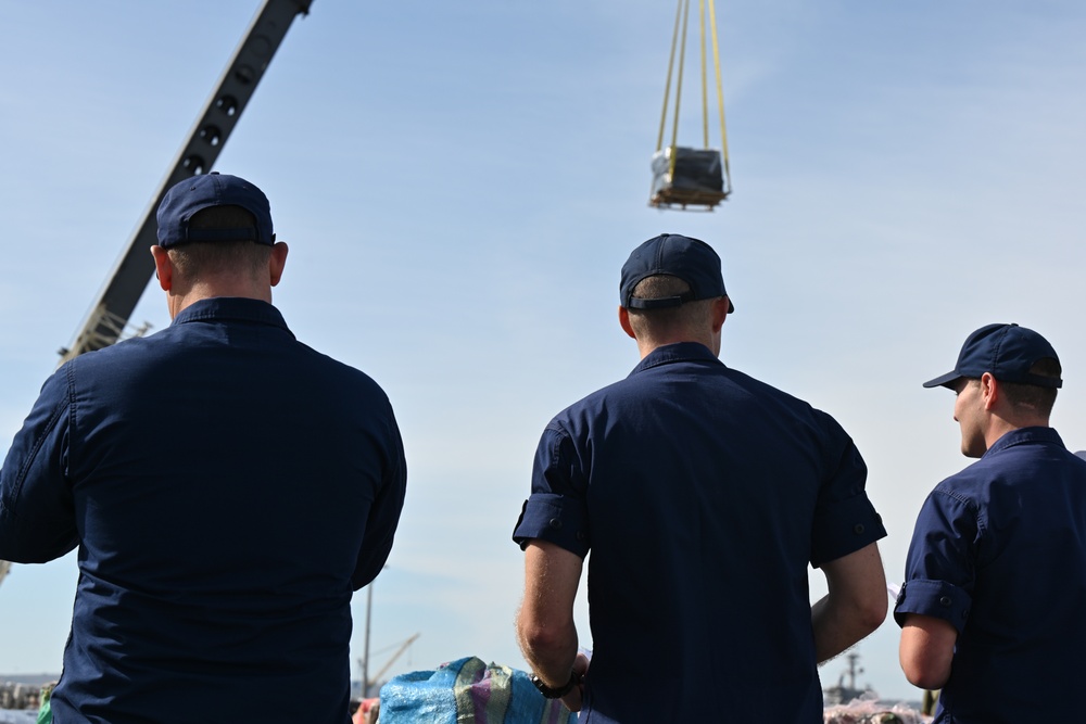 Coast Guard offloads more than 29,000 pounds of cocaine in San Diego