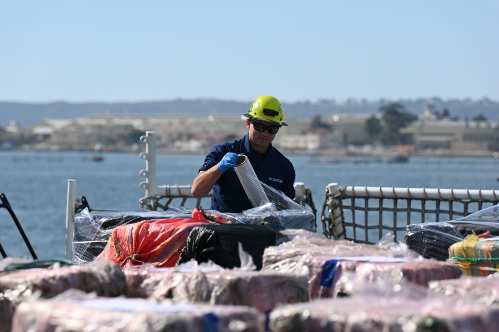 Coast Guard offloads more than 29,000 pounds of cocaine in San Diego