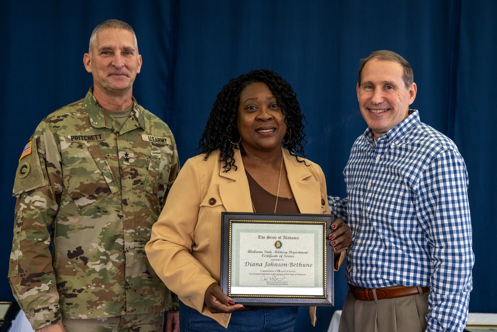 Alabama Guard recognizes military civilians for their service