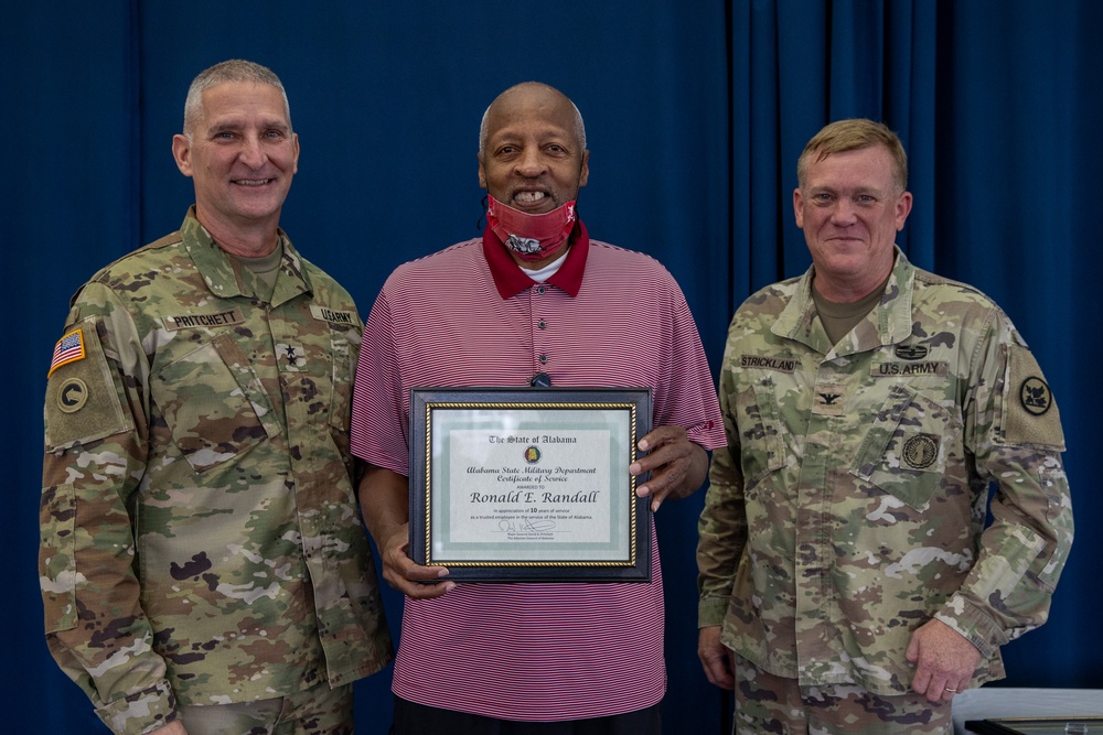 Alabama Guard recognizes military civilians for their service