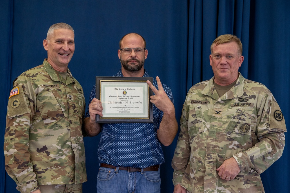 Alabama Guard recognizes military civilians for their service