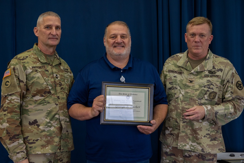 Alabama Guard recognizes military civilians for their service