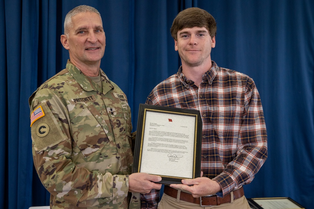 Alabama Guard recognizes military civilians for their service