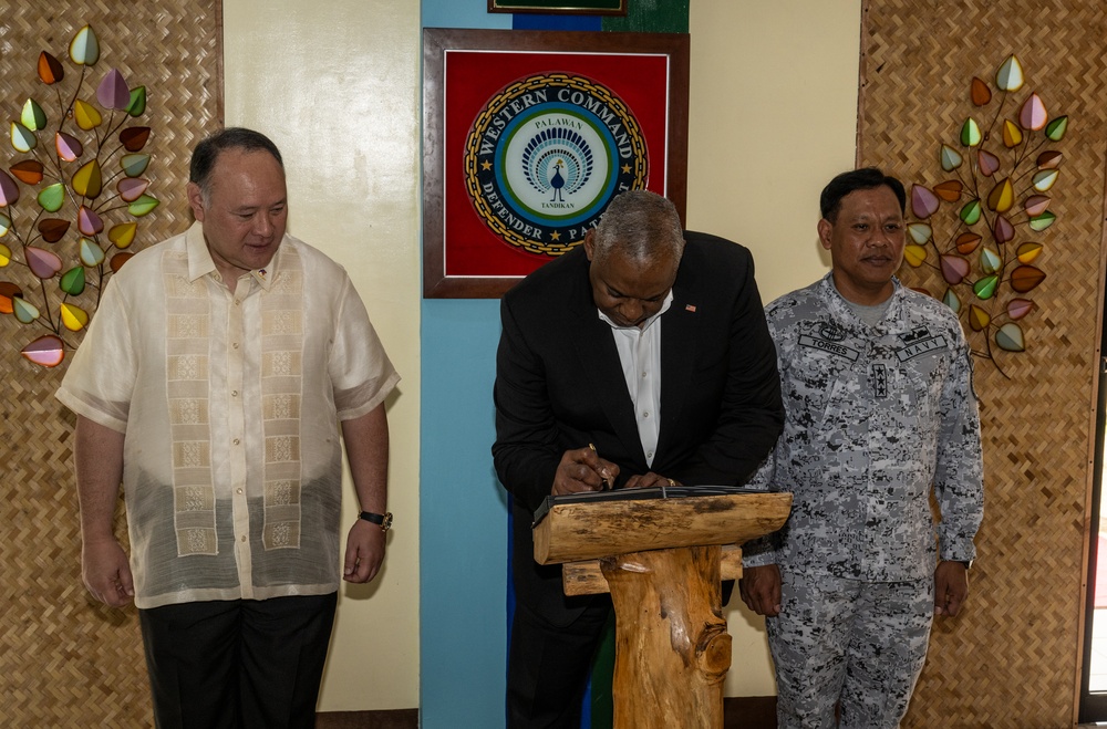 Secretary Austin visits WESTCOM, Palawan