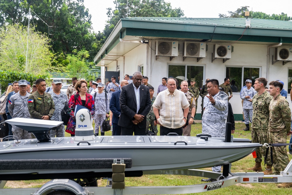 Secretary Austin visits Command, Control Fusion Center, Palawan