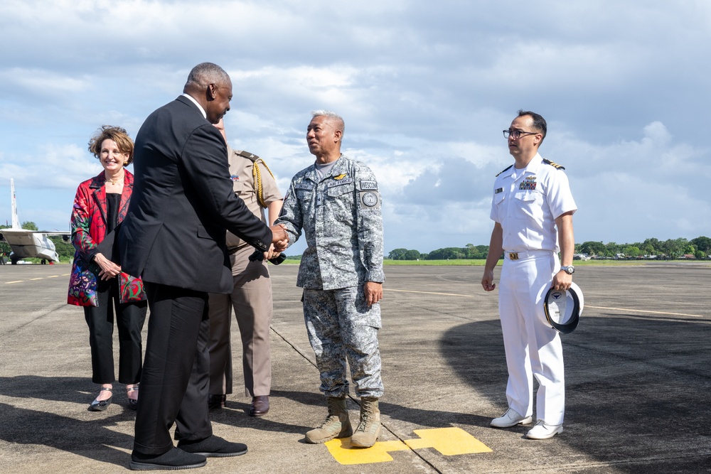 Secretary Austin departs Philippines, arrives in Laos