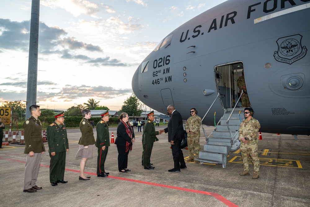 Secretary Austin departs Philippines, arrives in Laos