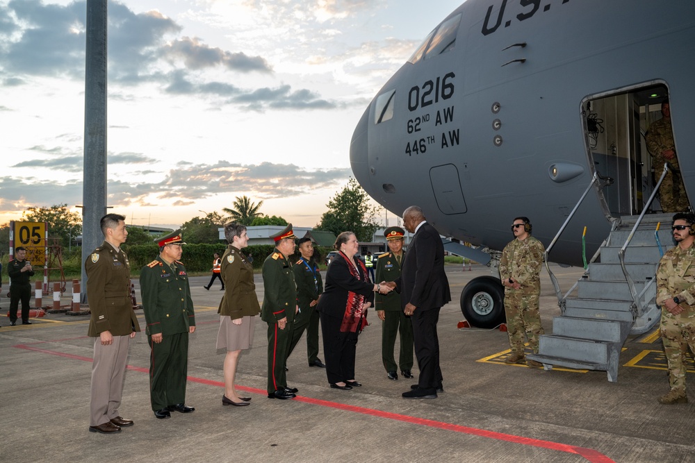 Secretary Austin departs Philippines, arrives in Laos