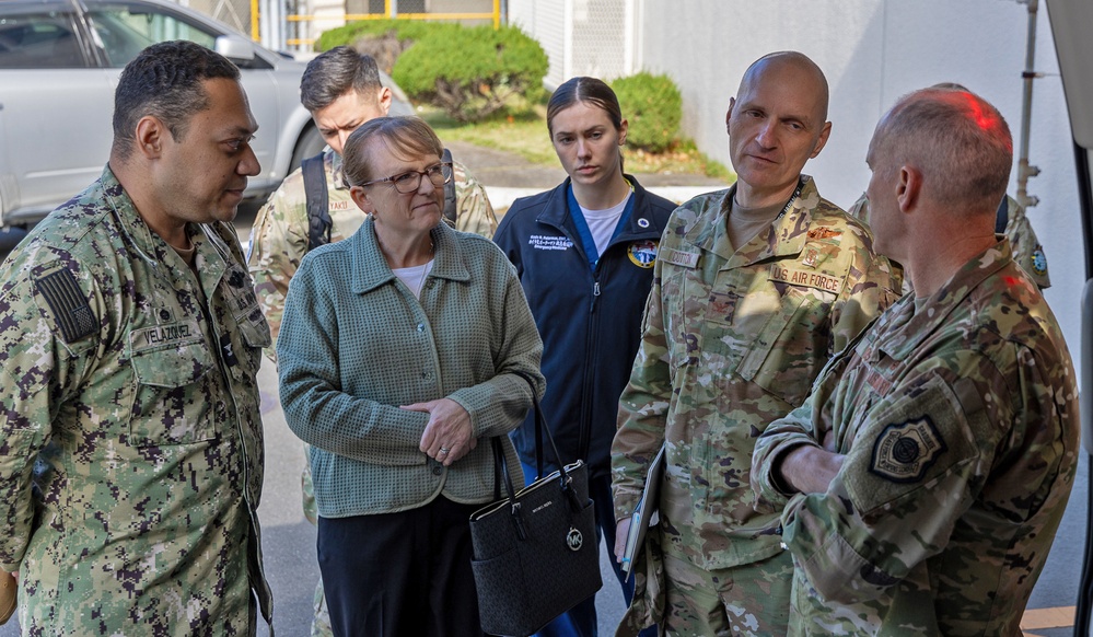 U.S. Forces Japan and 5th Air Force Commander, Lt. Gen. Stephen F. Jost Visits USNH Yokosuka