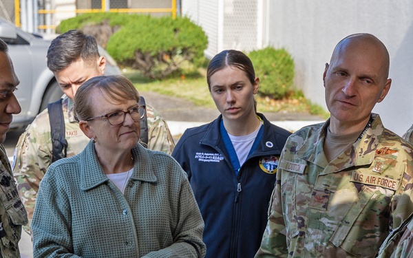 U.S. Forces Japan and 5th Air Force Commander, Lt. Gen. Stephen F. Jost Visits USNH Yokosuka