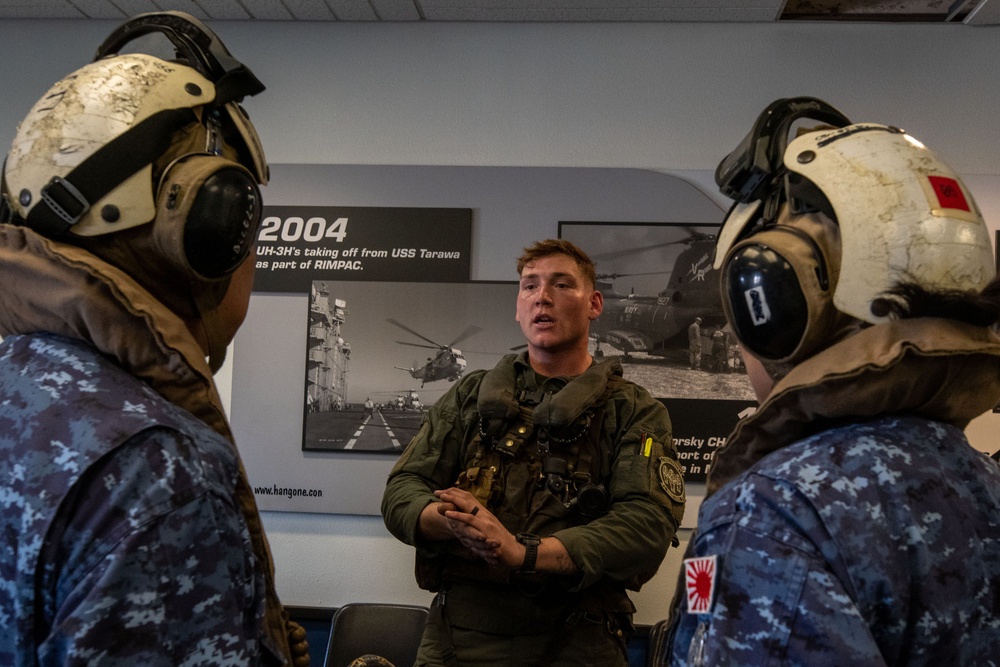 3rd MAW Commanding General visits JS Kaga