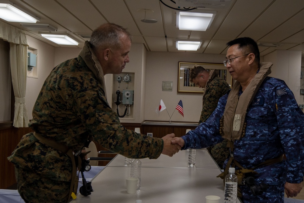 3rd MAW Commanding General visits JS Kaga