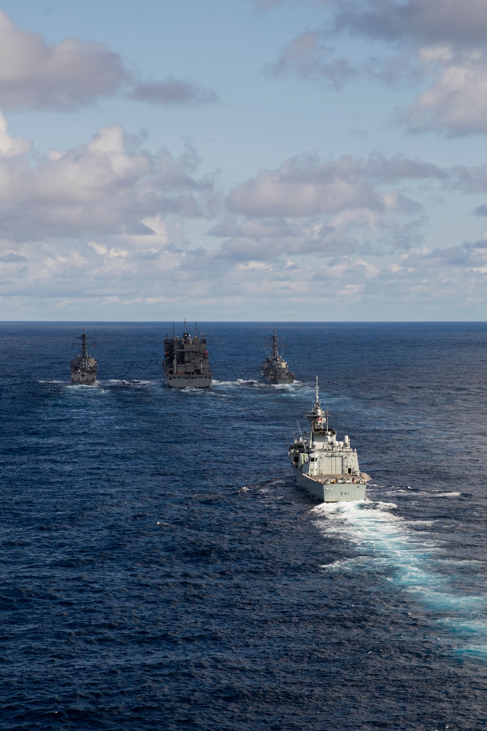 U.S. 7th Fleet ships conduct fueling-at-sea with Royal Canadian Navy