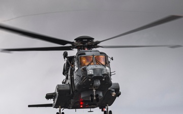 USS George Washington Conducts Flight Operations with the Canadian Navy