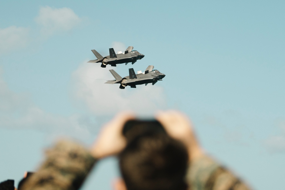 15th MEU, USS Boxer Conduct Air Power Demonstration During Tiger Cruise