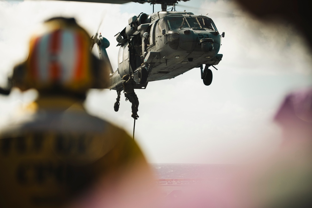 15th MEU, USS Boxer Conduct Air Power Demonstration During Tiger Cruise