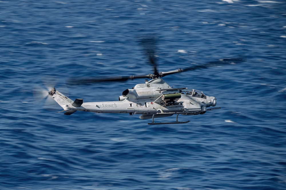 15th MEU, USS Boxer Conduct Air Power Demonstration During Tiger Cruise