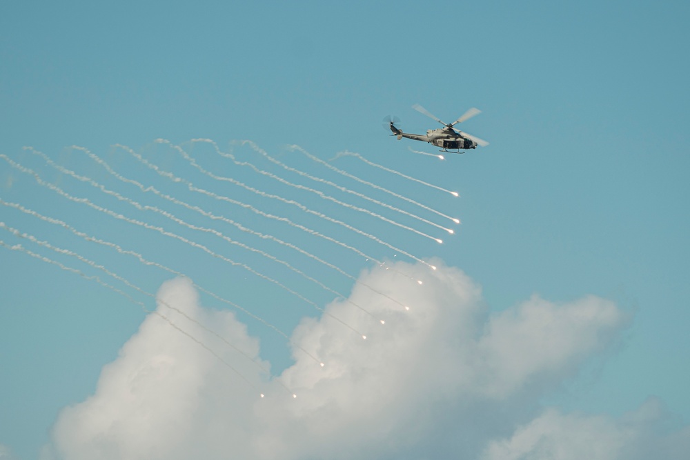 15th MEU, USS Boxer Conduct Air Power Demonstration During Tiger Cruise