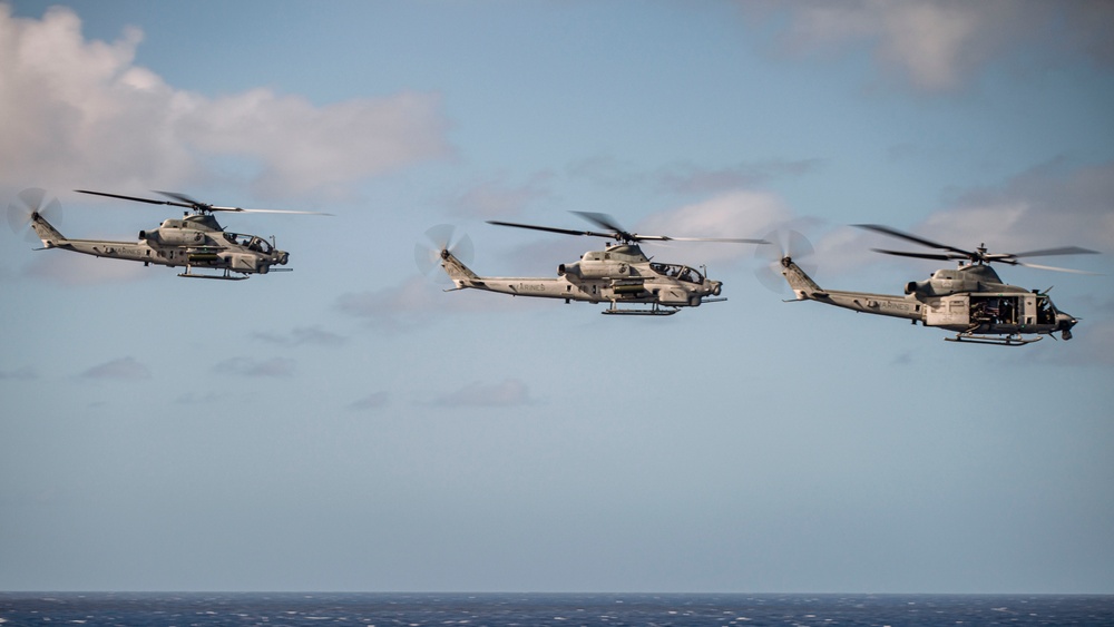 15th MEU, USS Boxer Conduct Air Power Demonstration During Tiger Cruise