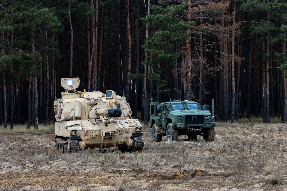 U.S. Army and Polish Artillerymen work together during Dynamic Front