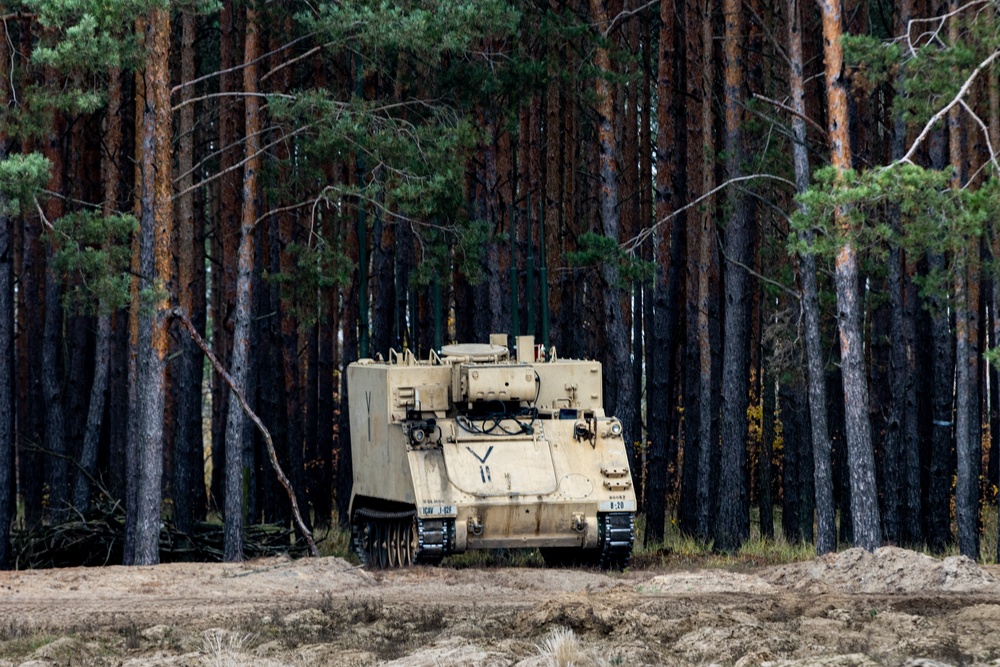 U.S. Army and Polish Artillerymen work together during Dynamic Front