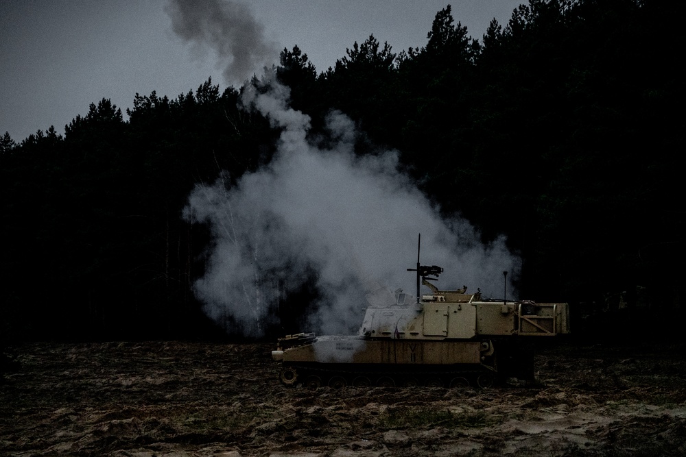 U.S. Army and Polish Artillerymen work together during Dynamic Front