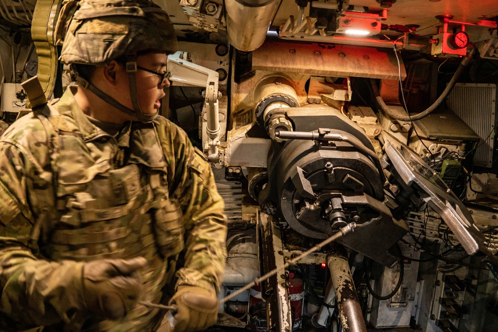 U.S. Army and Polish Artillerymen work together during Dynamic Front