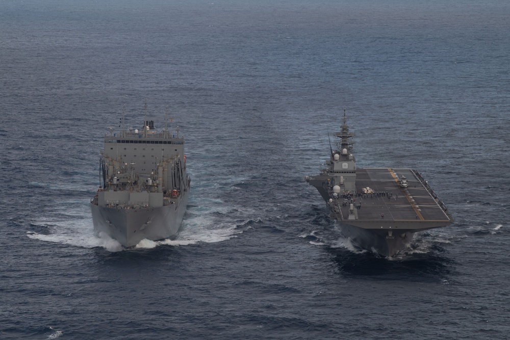 JS Kaga RAS with USNS Washington Chambers