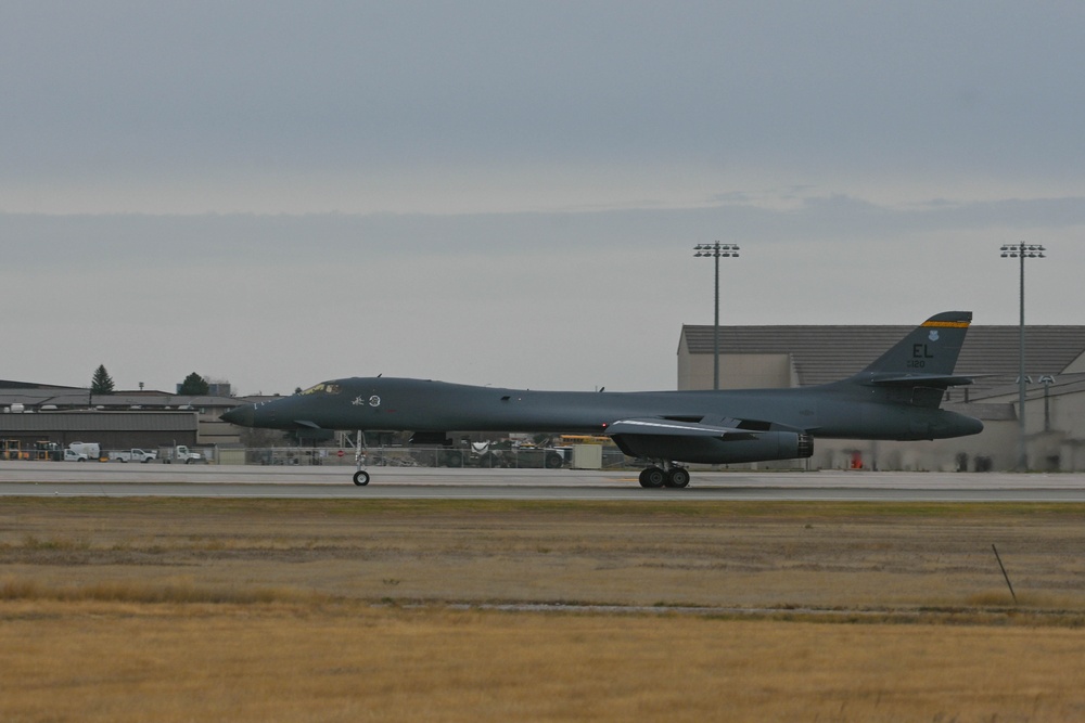 Ellsworth B-1B Lancers complete a Conus-to-Conus mission