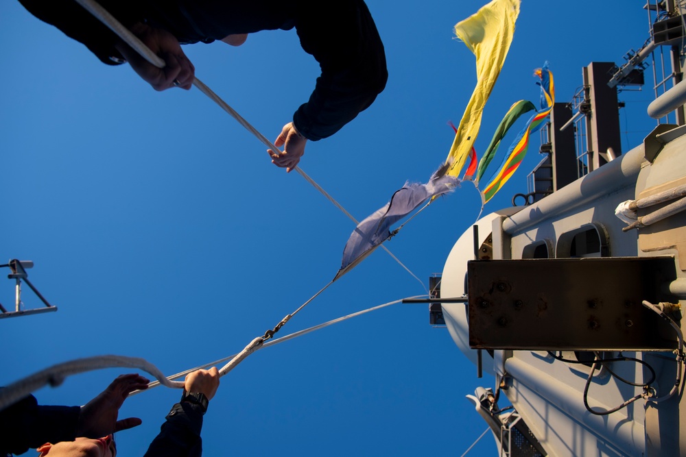 Nimitz Sailors Shift Colors