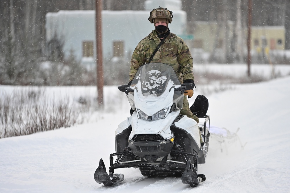 Arctic Wolves battle in snowy Donnelly Training Area