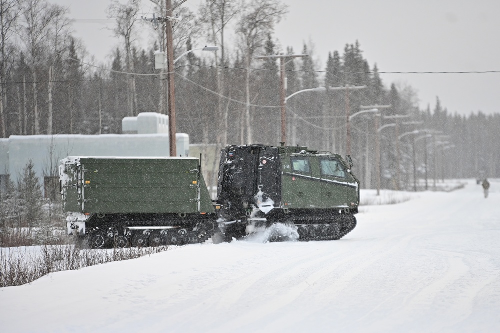 Arctic Wolves battle in snowy Donnelly Training Area