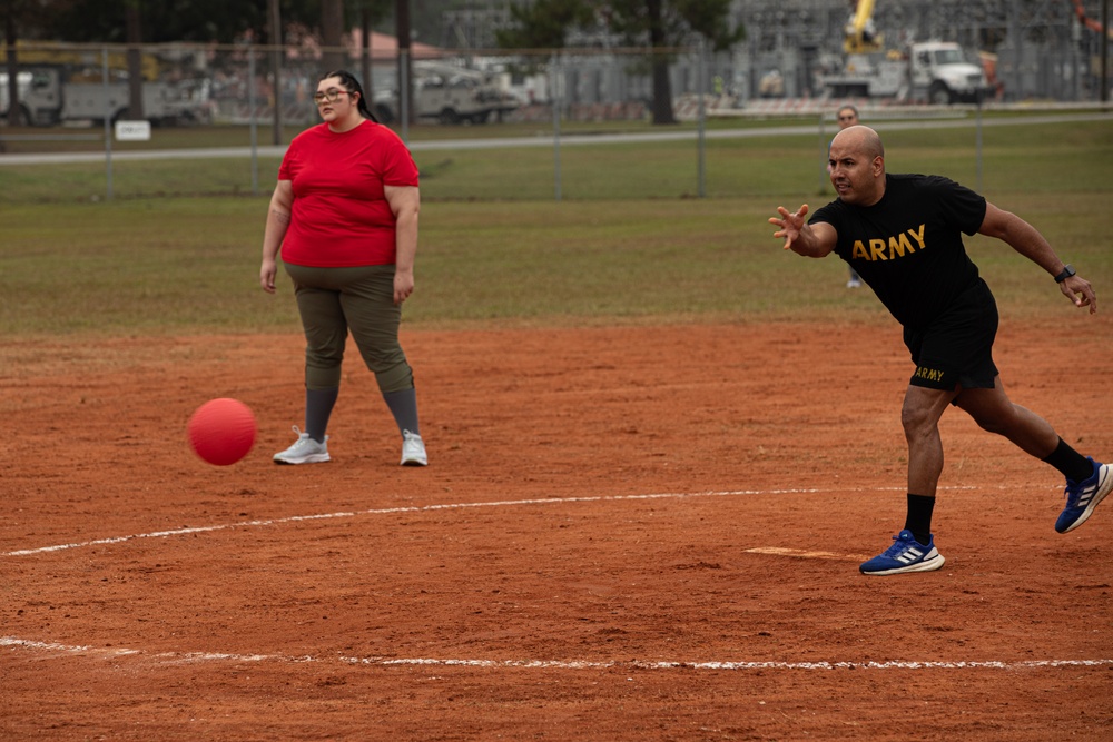 Marne Week 2024: Spouse Kickball