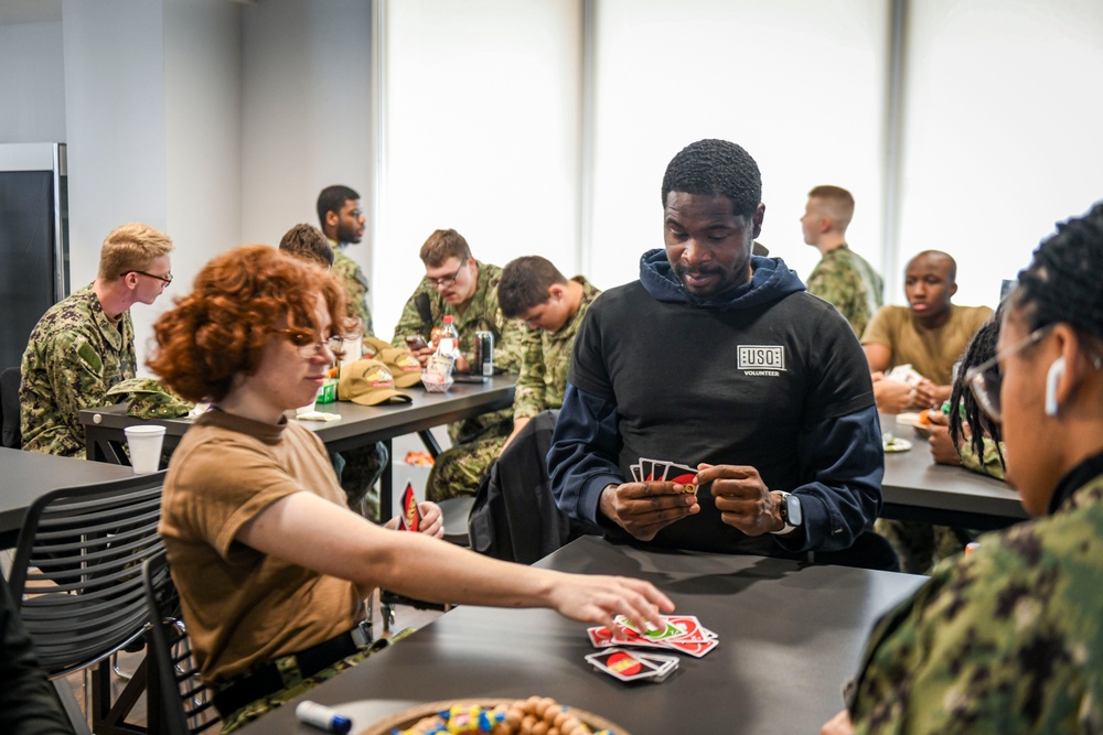 Sailors Kick Back at USO