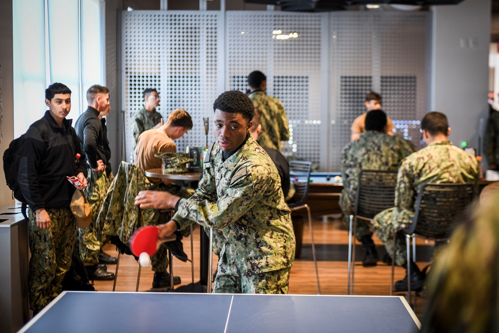 Sailors Kick Back at USO