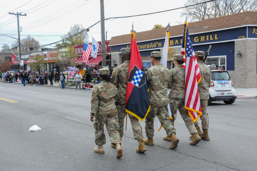 Army Reserve leaders celebrate veterans in annual Bronx Parade