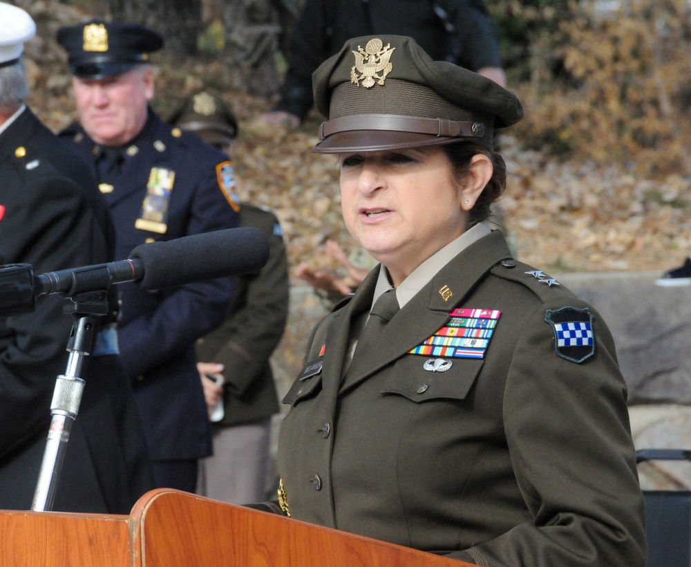 Army Reserve leaders celebrate veterans in annual Bronx Parade