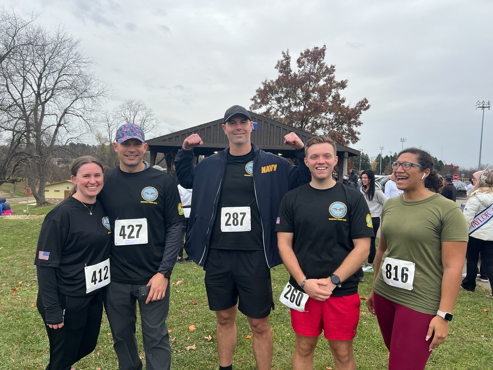 Pittsburgh MEPS Supports Veterans and Builds Camaraderie in Veterans Day 5k