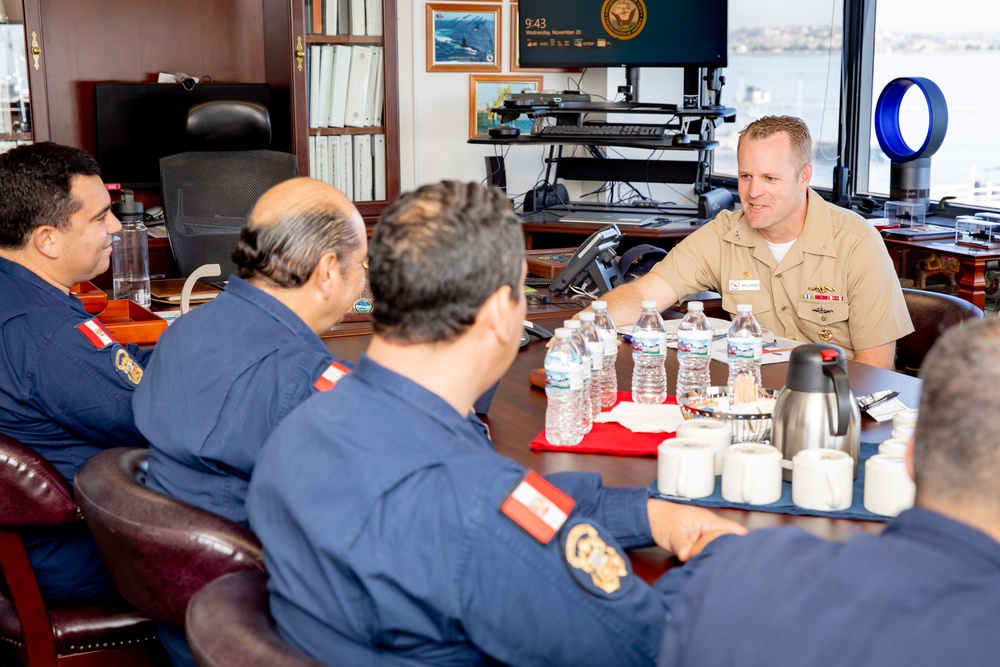 Peruvian Navy Vice Adm. Bravo De Rueda Visits CSS-11