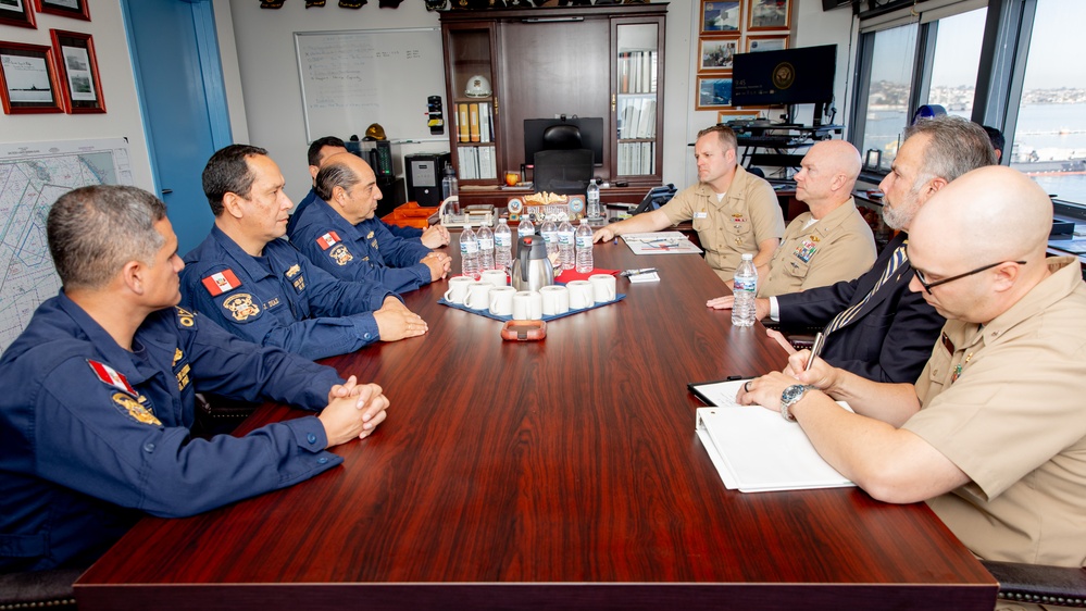 Peruvian Navy Vice Adm. Bravo De Rueda Visits CSS-11